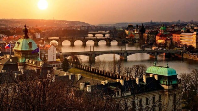 prague_czech_republic-685x385